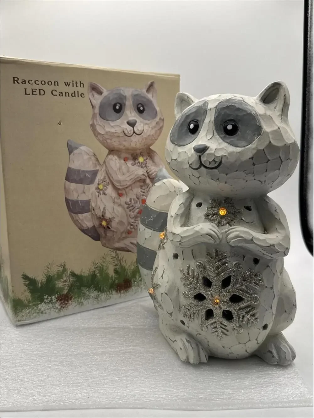 Cracker Barrel Lighted Raccoon LED Flicker Candle Woodland Christmas Lodge 10”